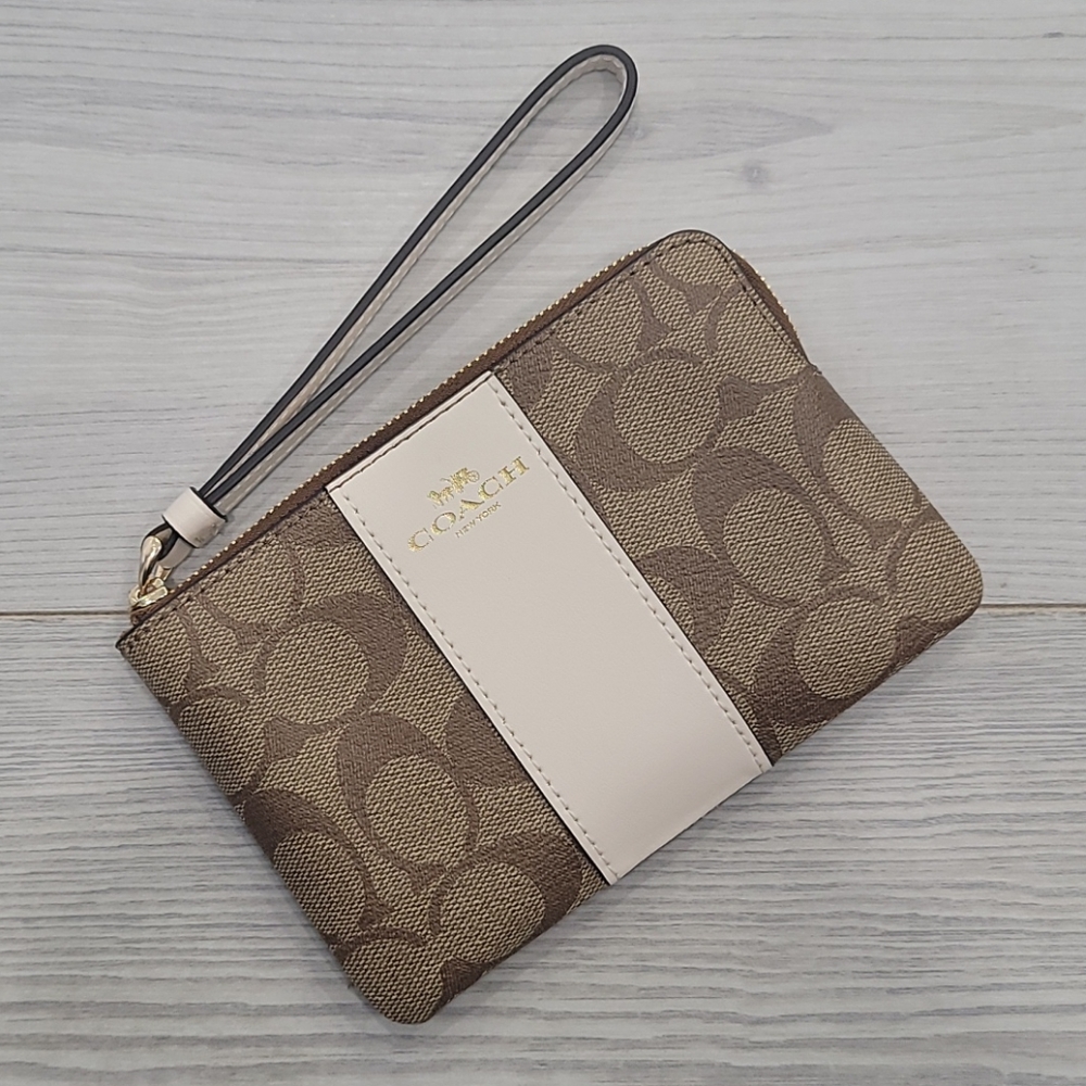 Coach Corner Zip Wristlet in Signature Canvas — Khaki Chalk